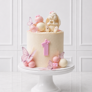 Tort aniversar 1 an cu iepuraș, fluturi roz și bile pastel